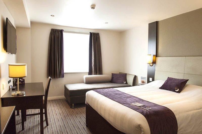 Premier Inn Gosport Kültér fotó