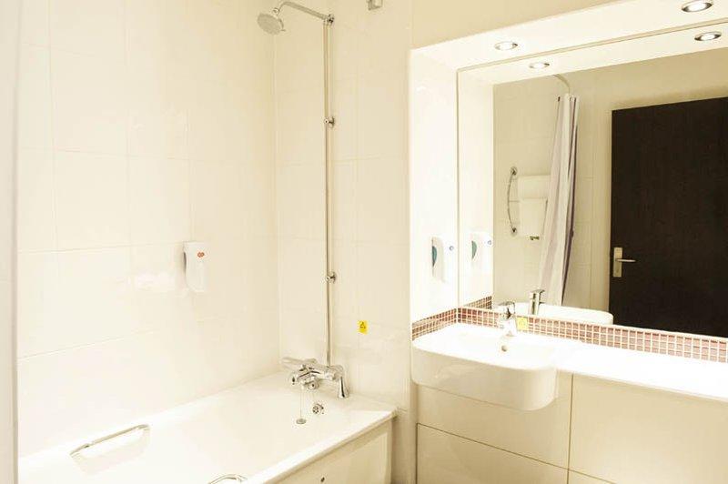 Premier Inn Gosport Kültér fotó