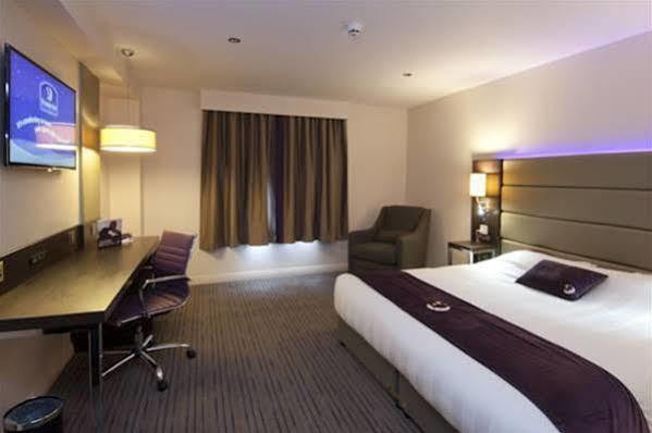 Premier Inn Gosport Kültér fotó